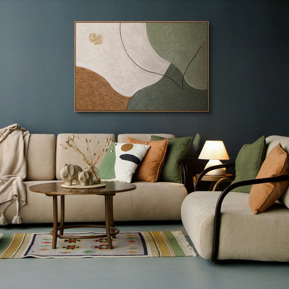 Käsinmaalattu akryylitaide – Moderni vihreän ja beigen sävyinen muraali ”Laaksojen kuiskaus”