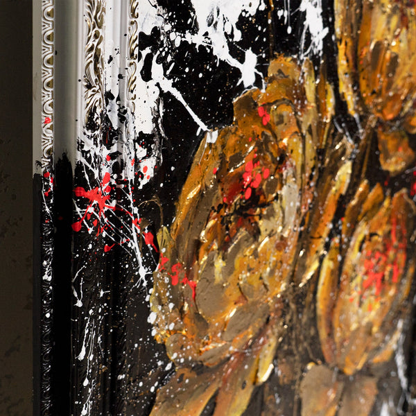 Abstrakte Blüten Gold Schwarz Acrylbild im hellen Raum