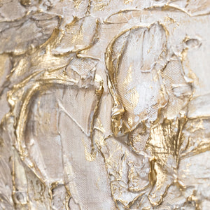 Detailansicht strukturierter Oberfläche mit Goldakzenten